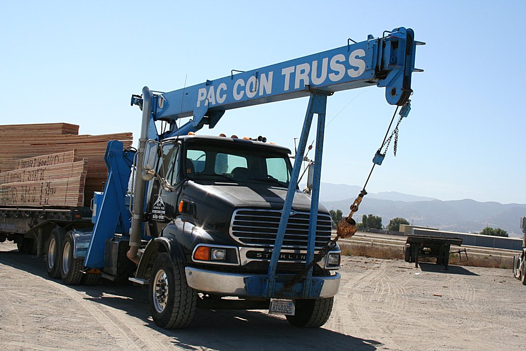 Pac Con Truss crane truck