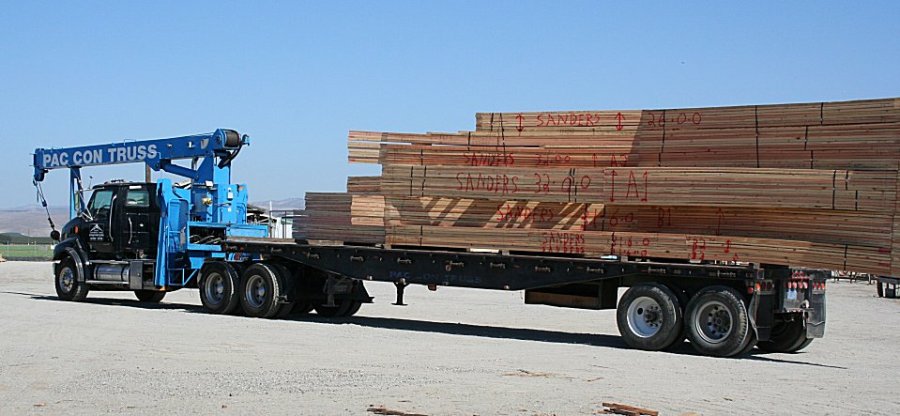Pac Con Truss delivery truck with trusses